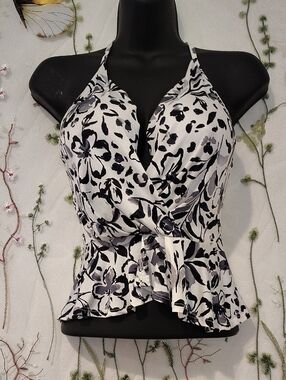 Misty Rose Black & White Floral Wrap Peplum Blouse Vintage Stylish Excellent Con
